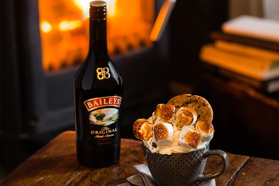 https://campaigns.in.thebar.com/PR1670/public/2023-08/Baileys%20Chocolate%20cover.webp?VersionId=HXWWEF2uIEWMAyzgmT9ZKBR2PVfuYiNT